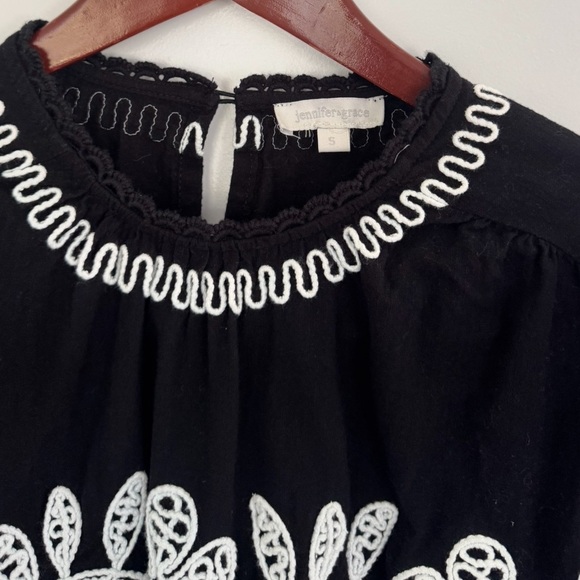 Jennifer & Grace Embroidered Blouse - Picture 7 of 13